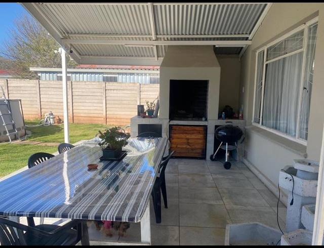 4 BEDROOM HOUSE FOR SALE IN BERGSIG